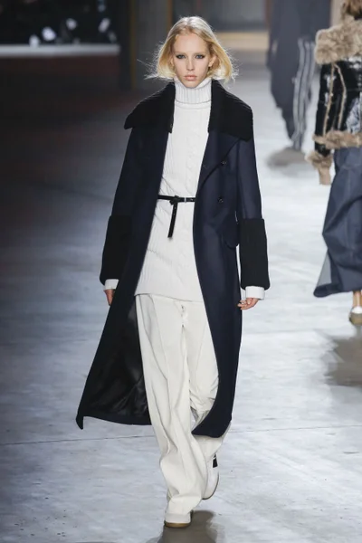 Look 24